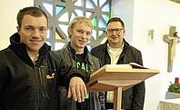 Kolping-Holzfachwerker Azubis fertigen einen Ambo für die evangelische Kirche Foto: Lukaschik